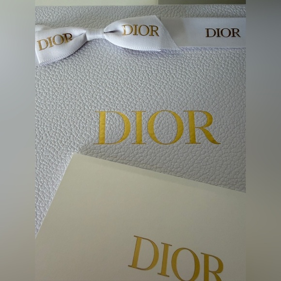 New Dior Luxurious White and Gold Box - Picture 3 of 8
